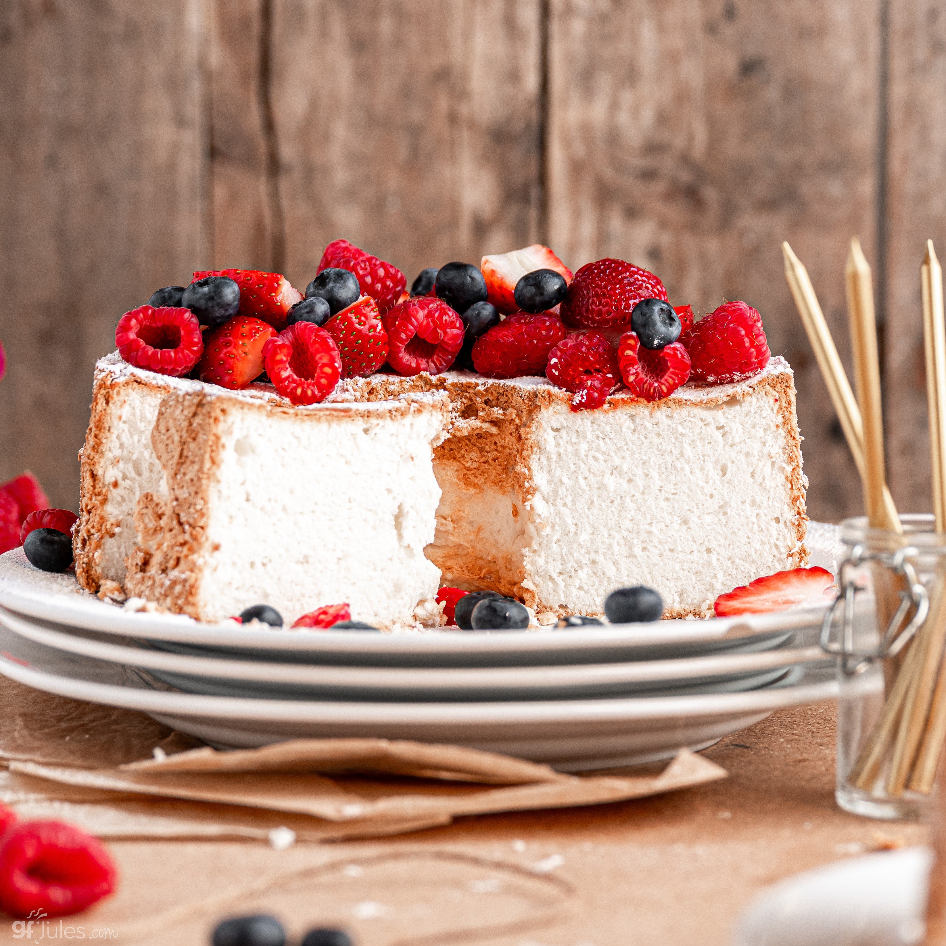 <p>Typical Grocery Store GF Flour Blends Are Made with Cheap, Gritty Rice Flours. Not gfJules.</p>
